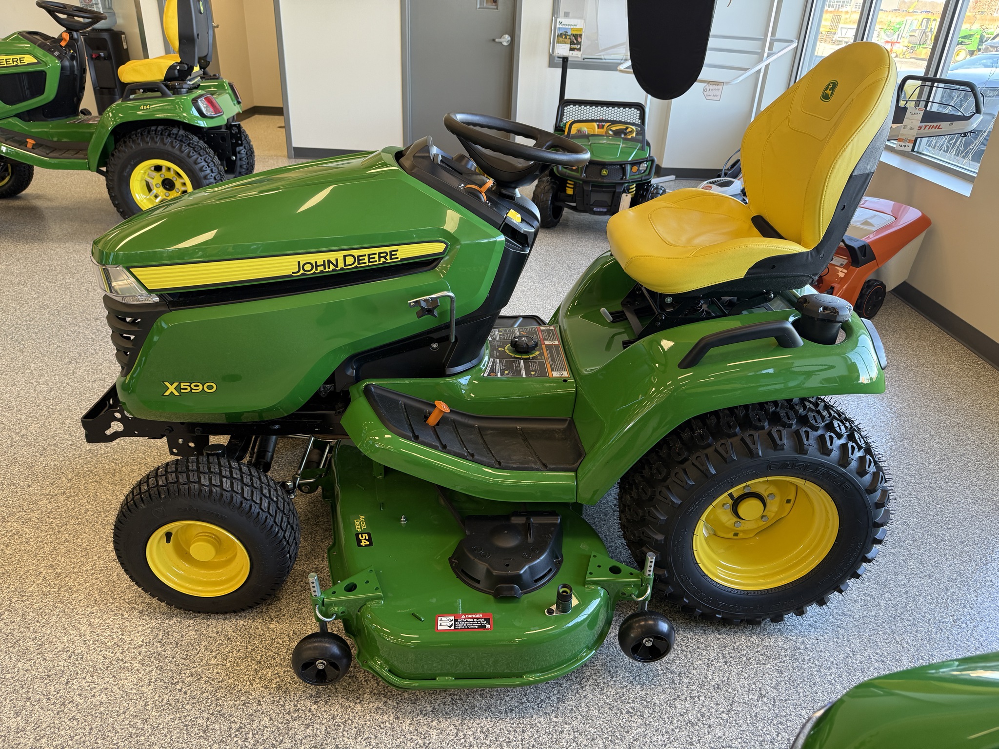 2025 John Deere X590 Image 6