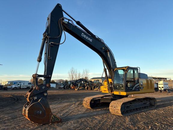 2023 John Deere 250 P-Tier