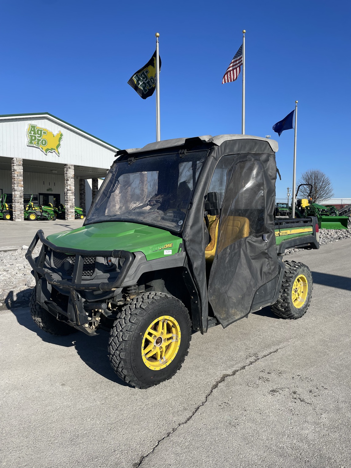 2018 John Deere XUV835E Image 3