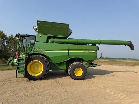 2024 John Deere S790 - Photo6
