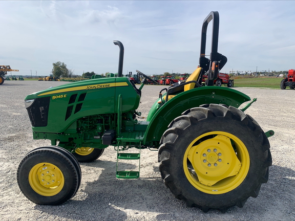 Photo of 2022 John Deere 5045E
