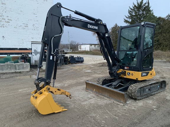 Photo of a 2022 John Deere 35G