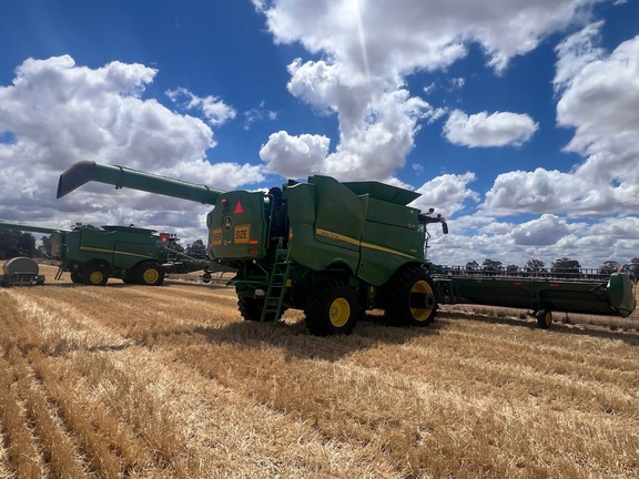 John Deere S760 image 5