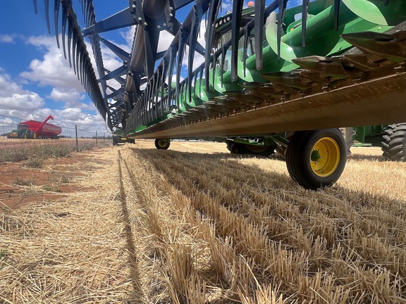 John Deere S760 image 25