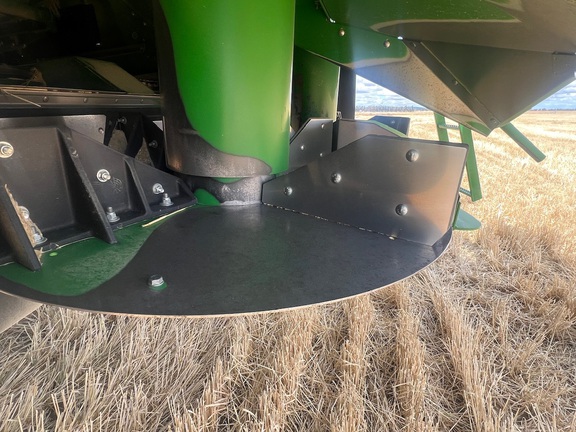 John Deere S760 image 18