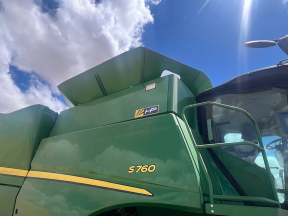 John Deere S760 image 9