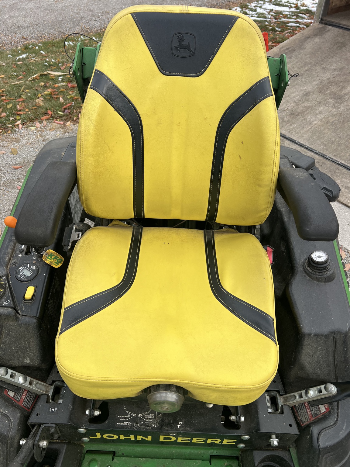 2022 John Deere Z930M Image 3