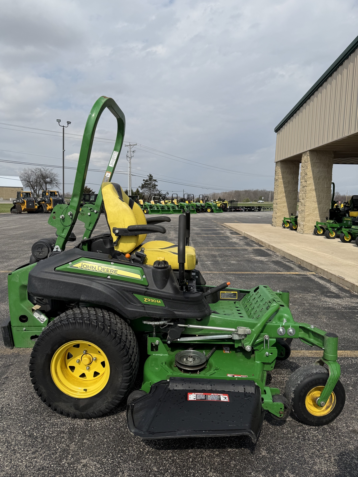 2022 John Deere Z930M Image 2