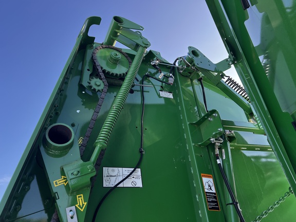 2025 John Deere 561M - Photo28