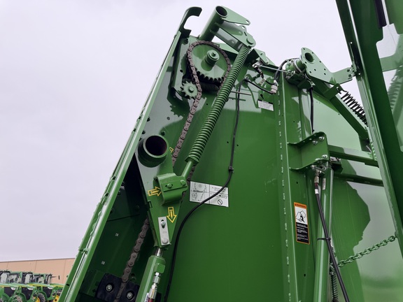 2025 John Deere 561M - Photo27