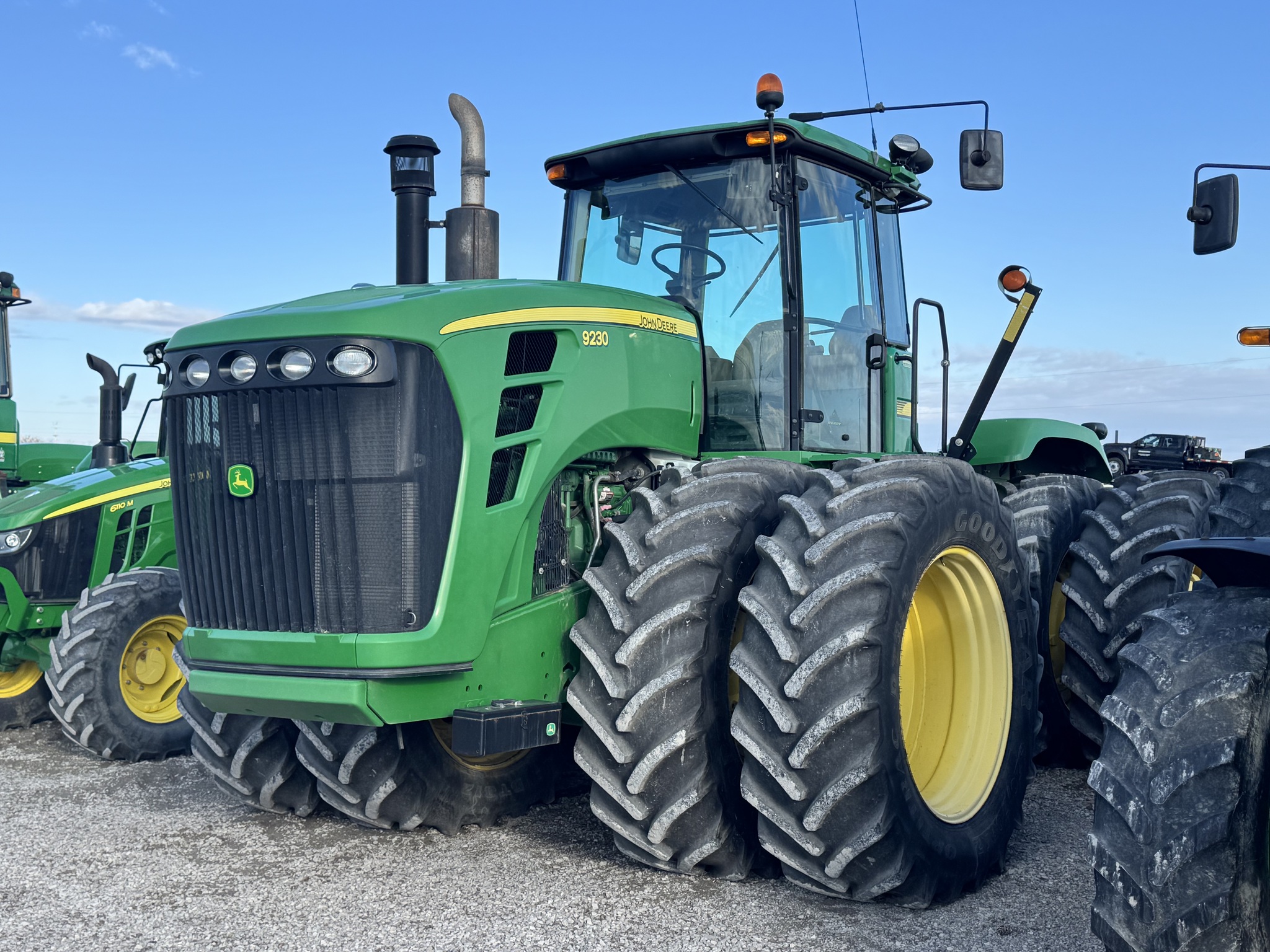 2010 John Deere 9230 Image 1