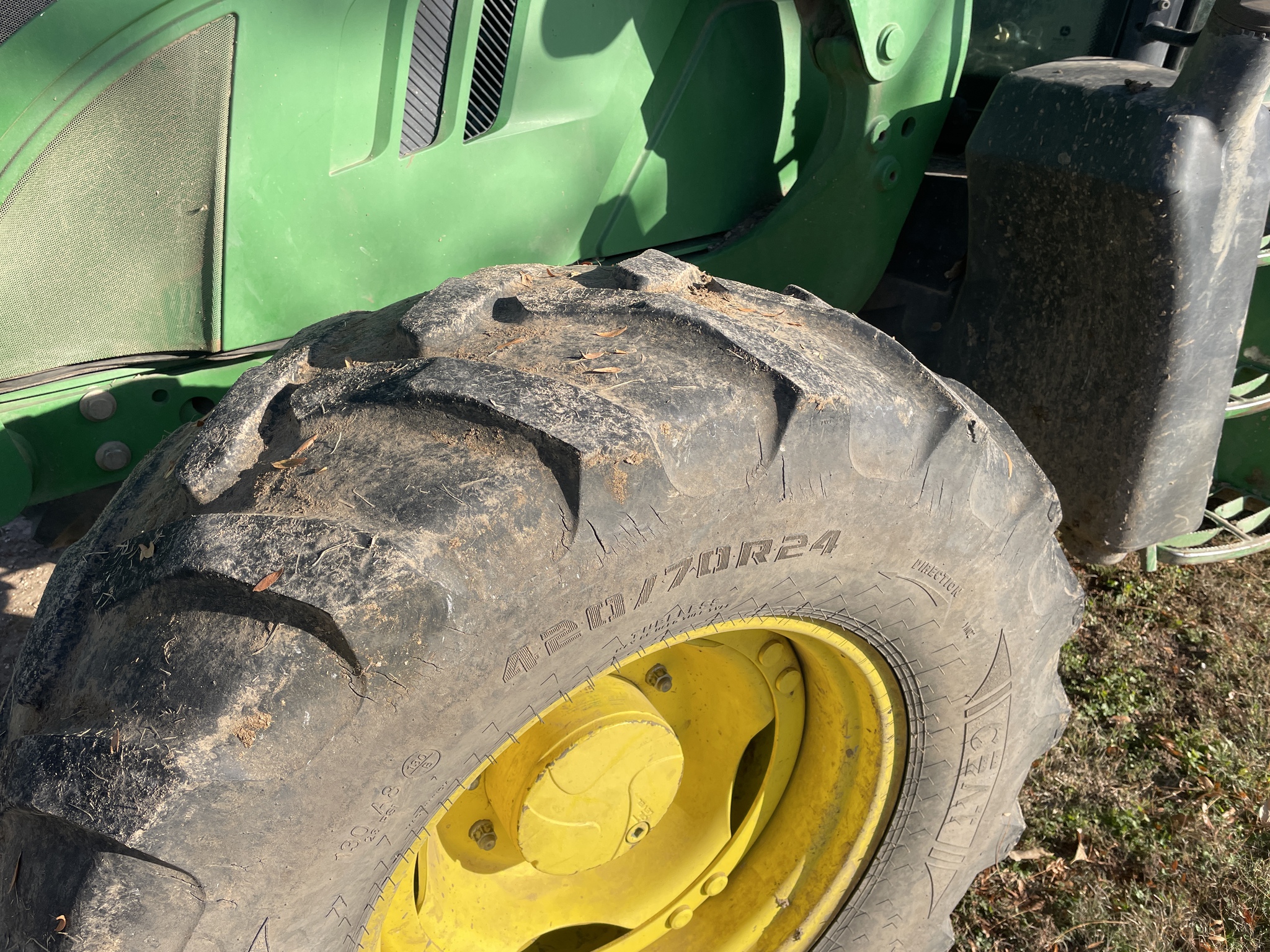 2014 John Deere 6115R Image 13