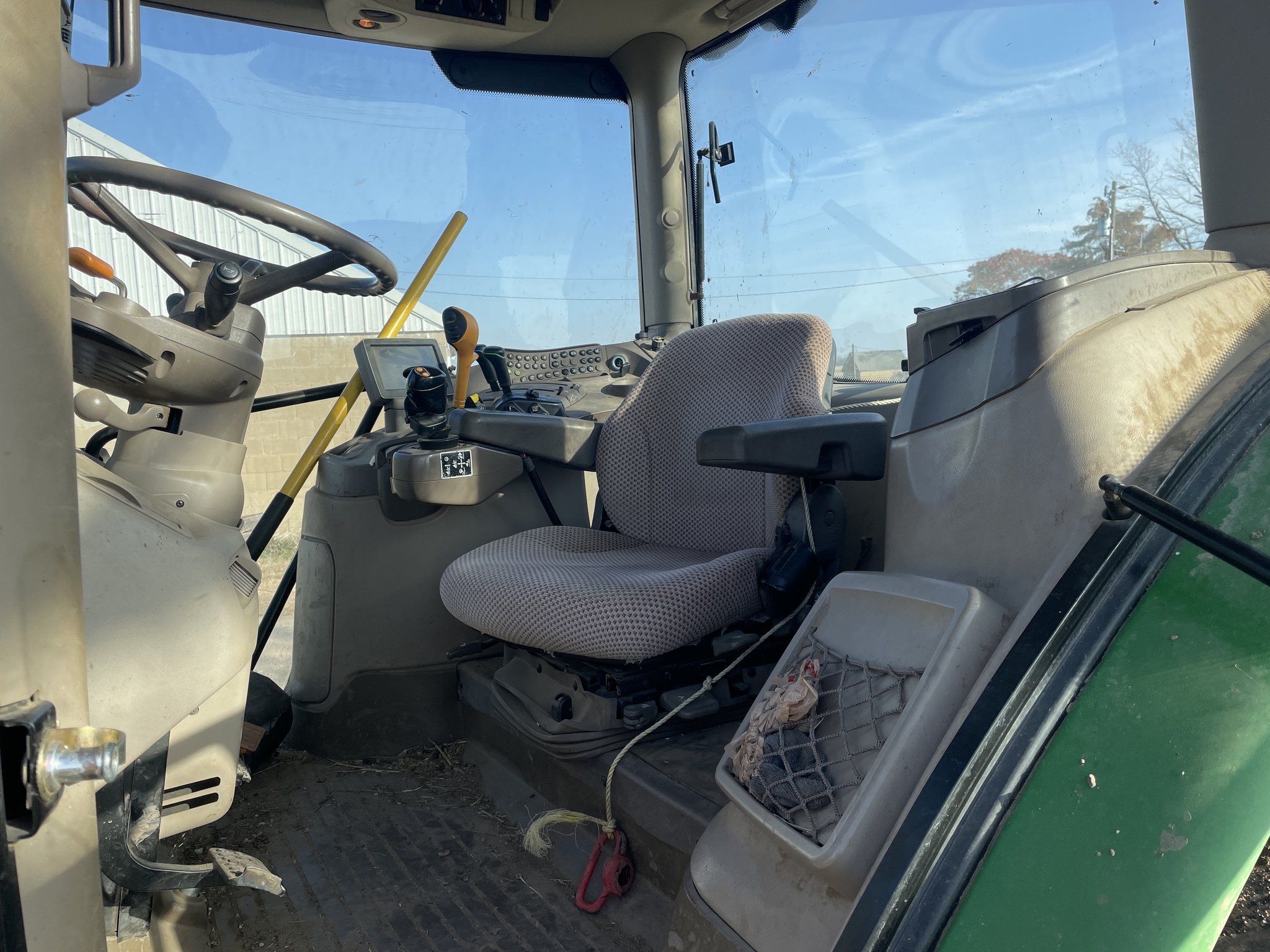 2014 John Deere 6115R Image 16