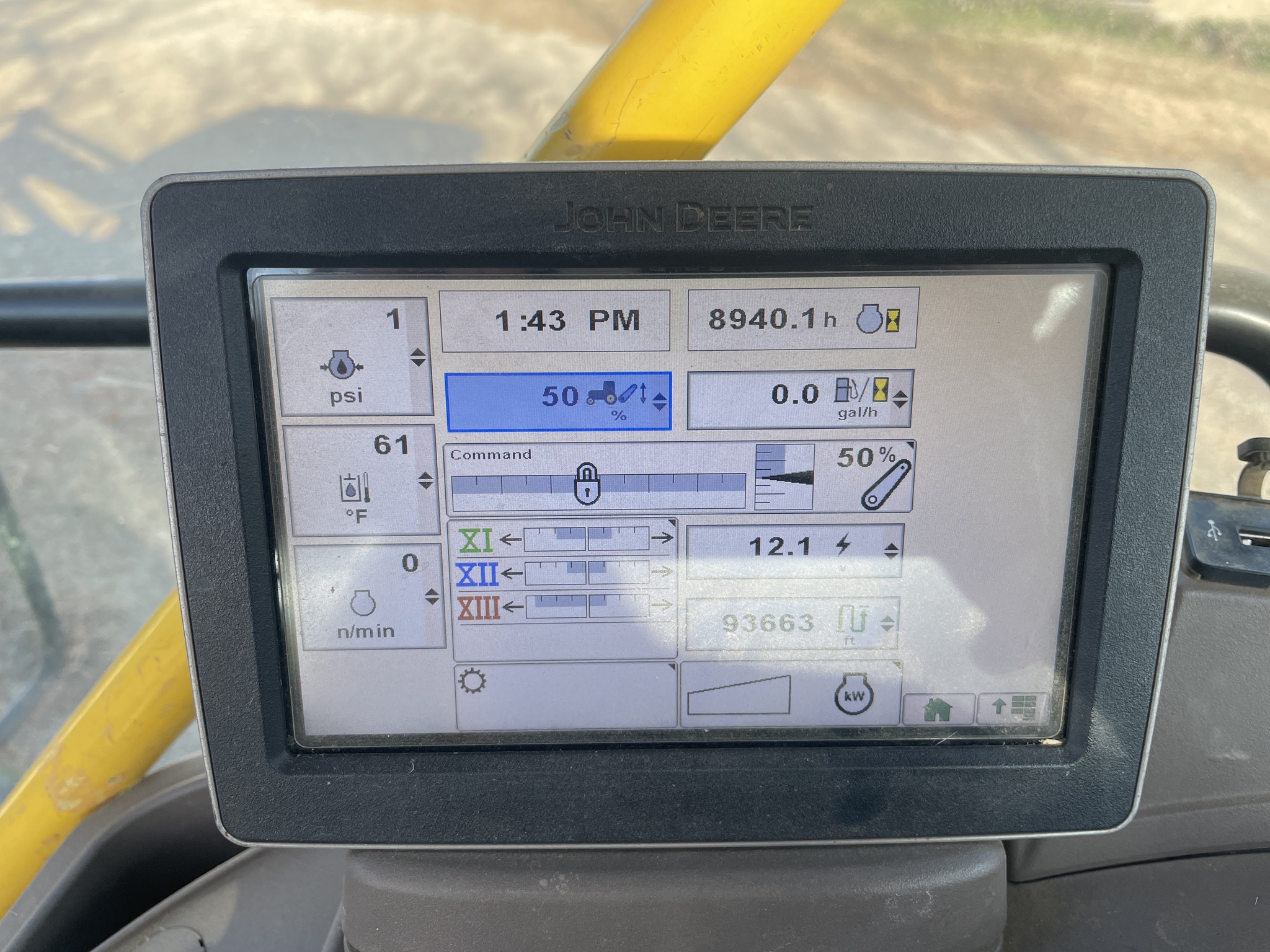 2014 John Deere 6115R Image 15