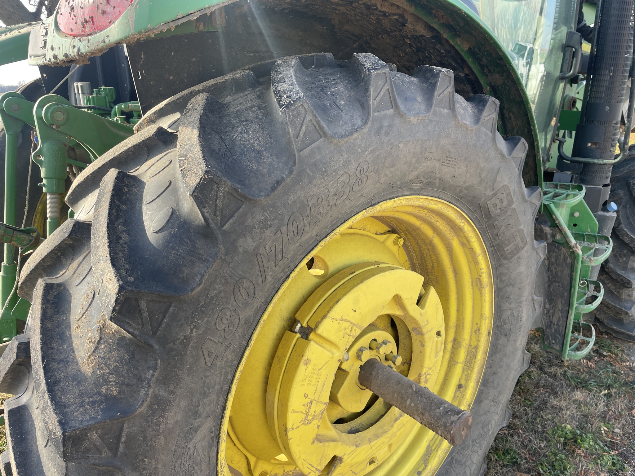 2014 John Deere 6115R Image 10