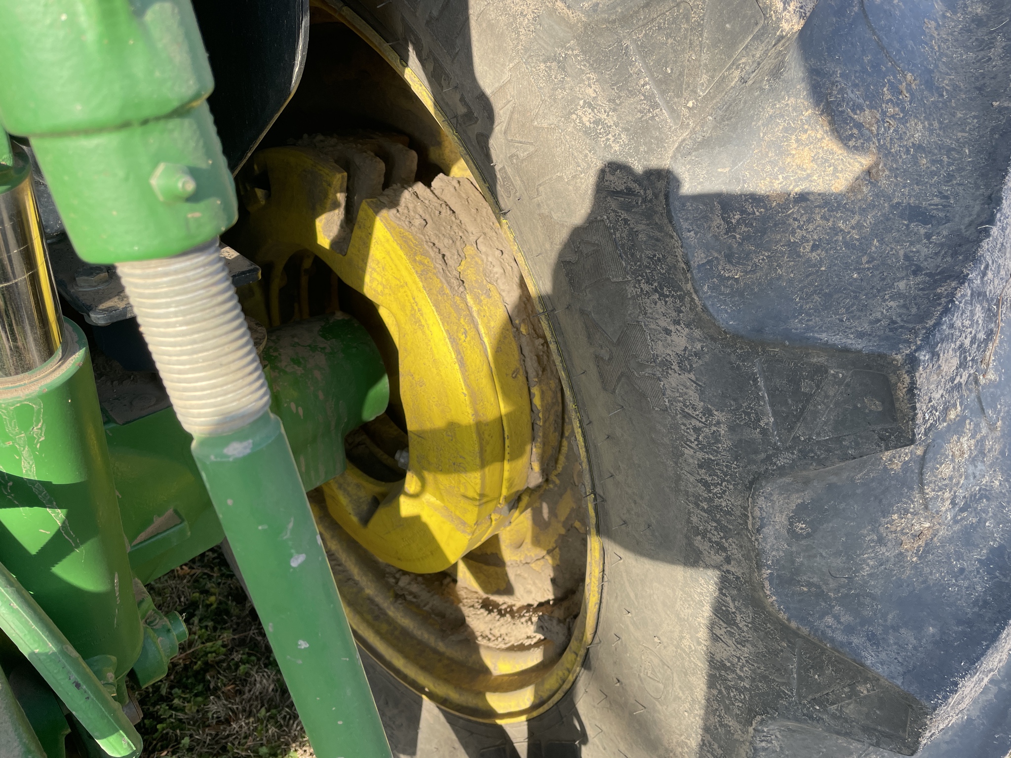 2014 John Deere 6115R Image 7