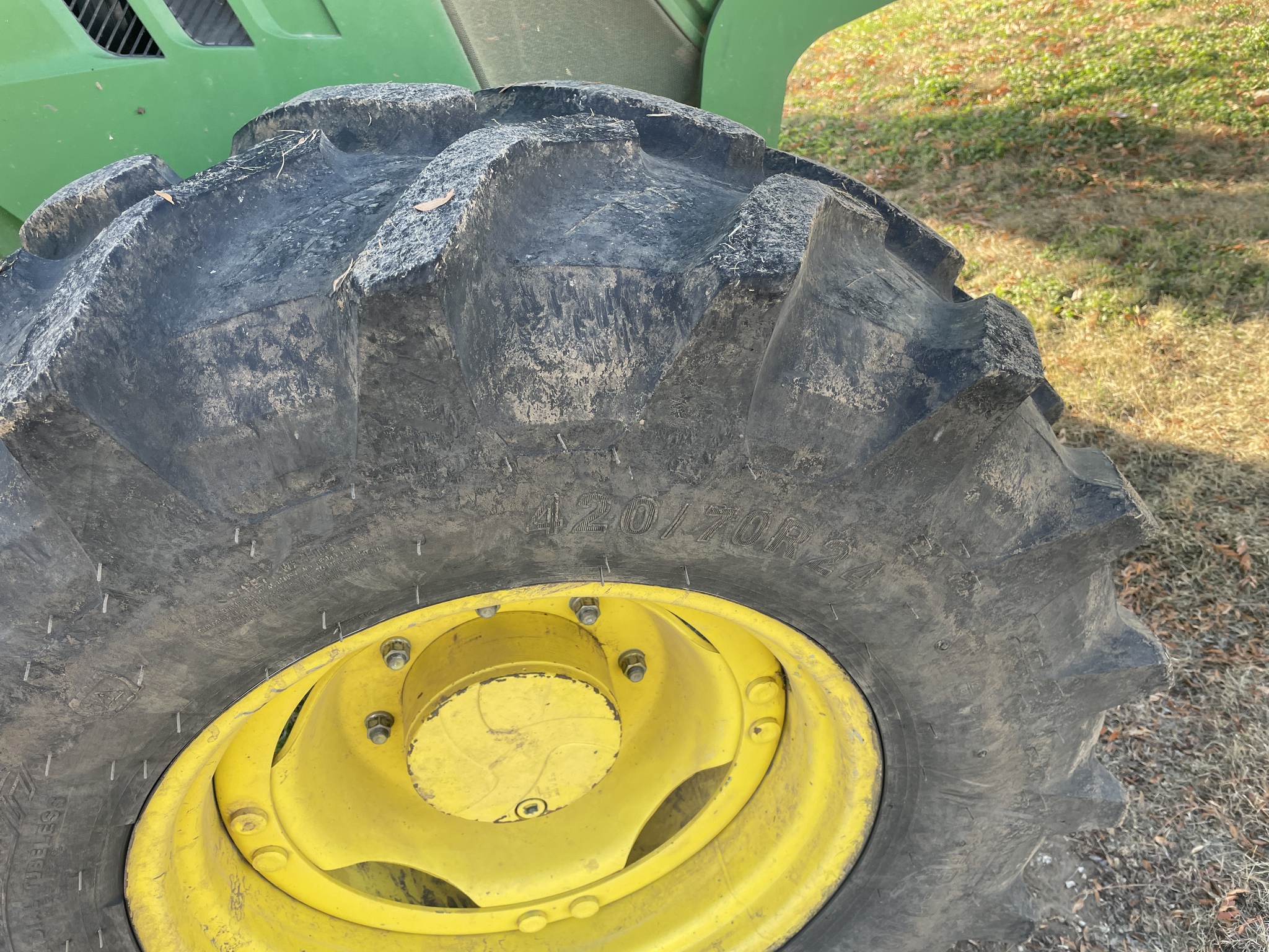 2014 John Deere 6115R Image 8