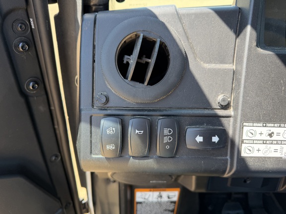 2025 John Deere XUV 845M - Photo21