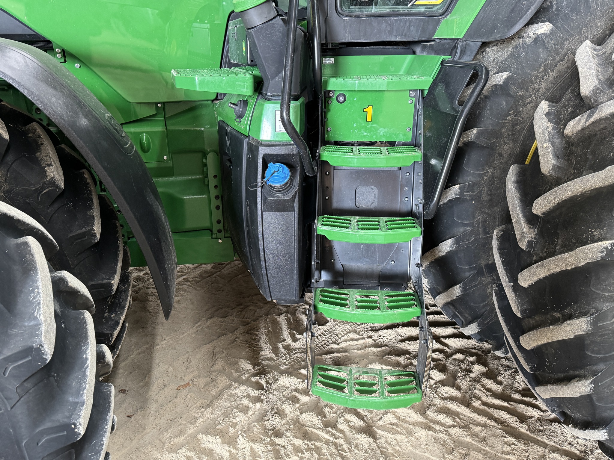 2024 John Deere 8R 340 Image 9