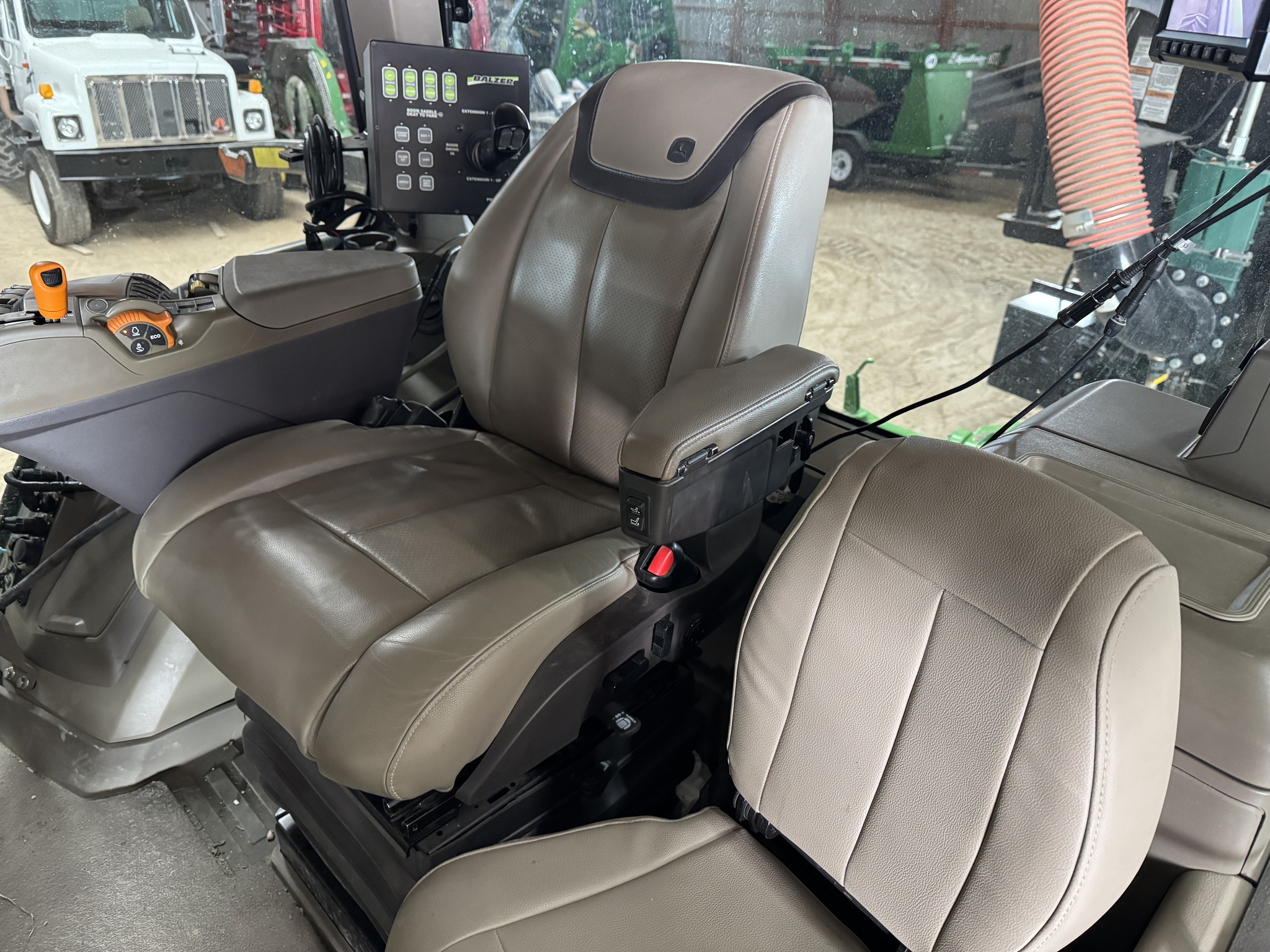 2024 John Deere 8R 340 Image 22