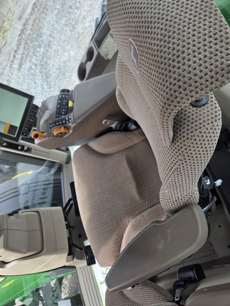 Photo of 2019 John Deere 8320R