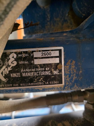  Kinze 2600