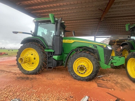 2021 John Deere 8R 310 Photo 1
