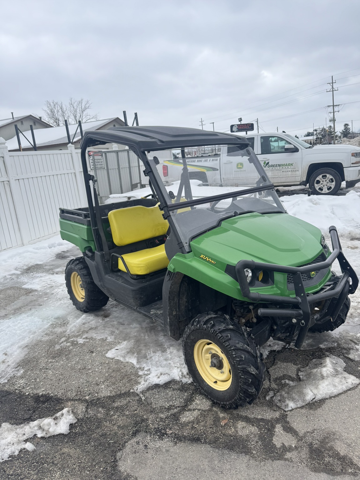2012 John Deere XUV 550 GREEN Image 2