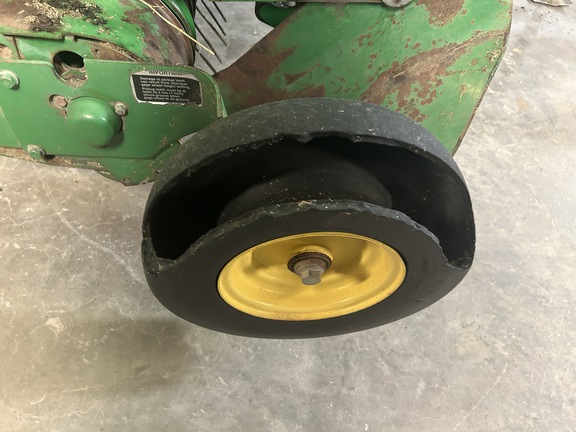 2008 John Deere 568 (31st thumbnail)