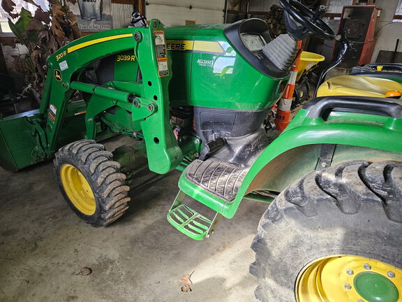 Photo of 2019 John Deere 3039R