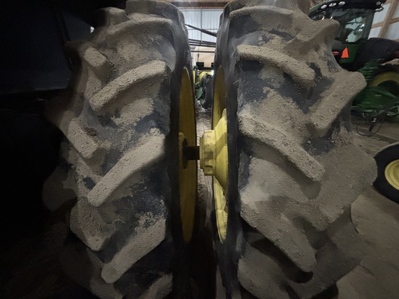 2001 John Deere 8410 - Photo21