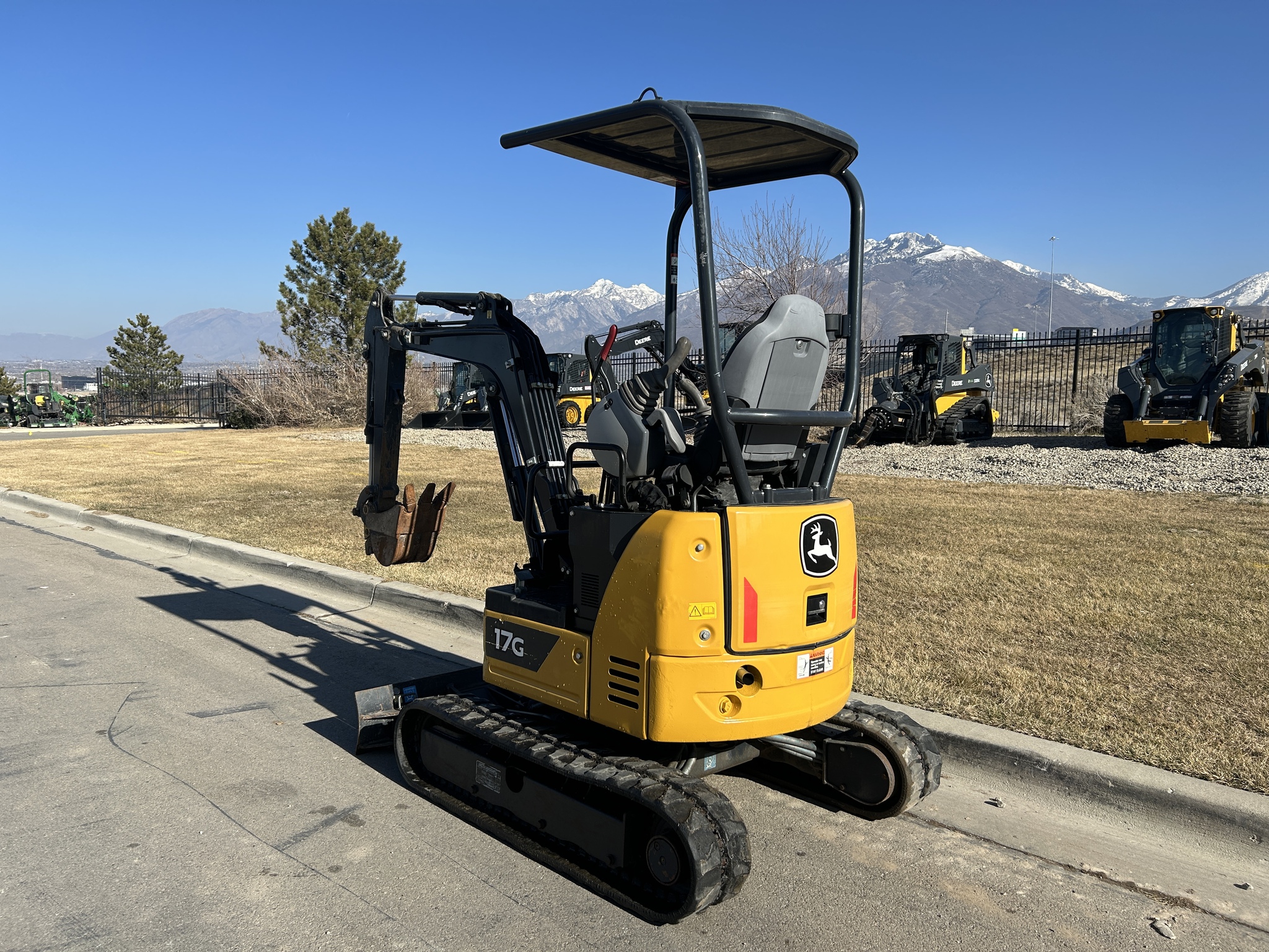 2021 John Deere 17G Image 2