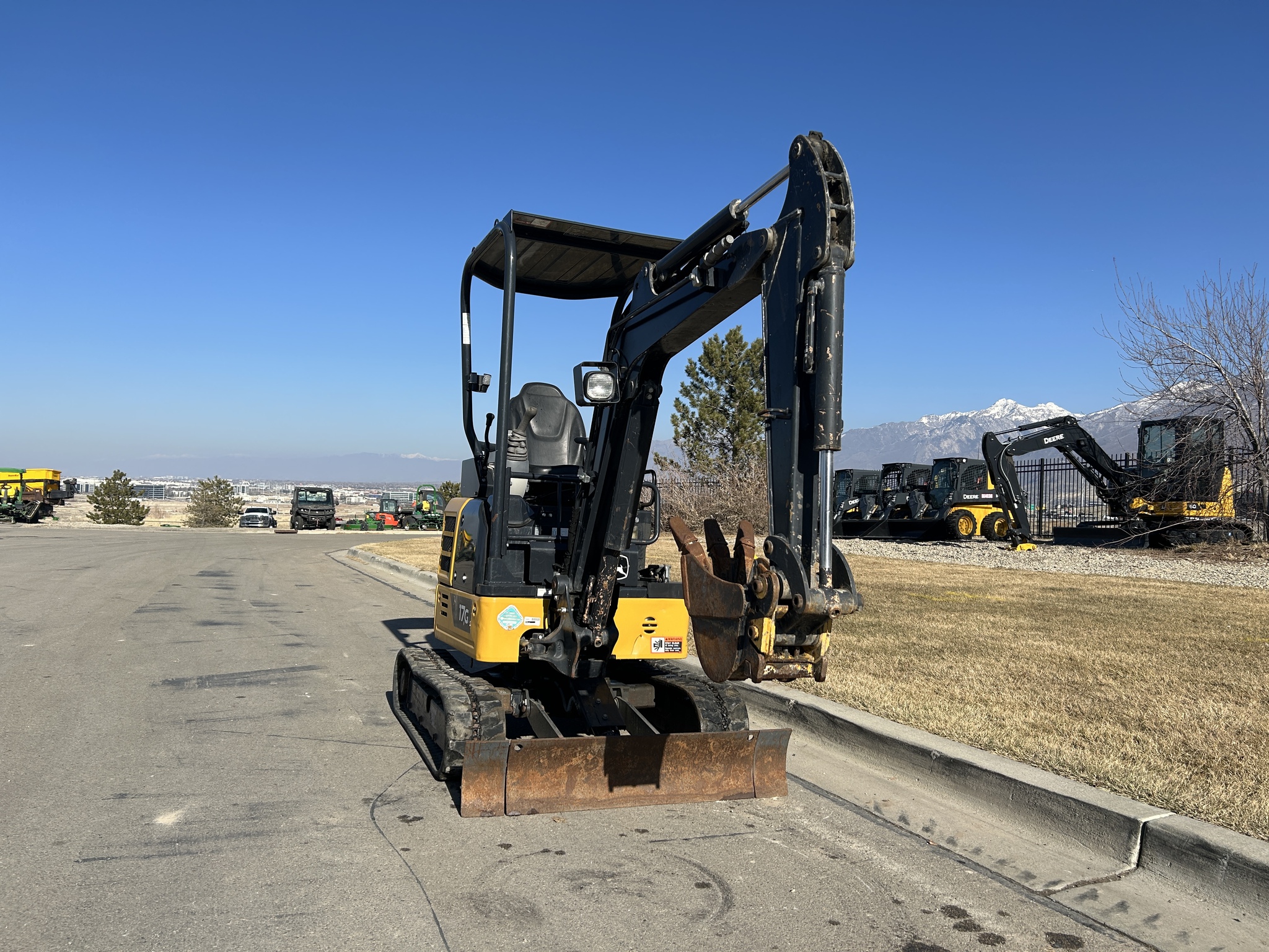 2021 John Deere 17G Image 7