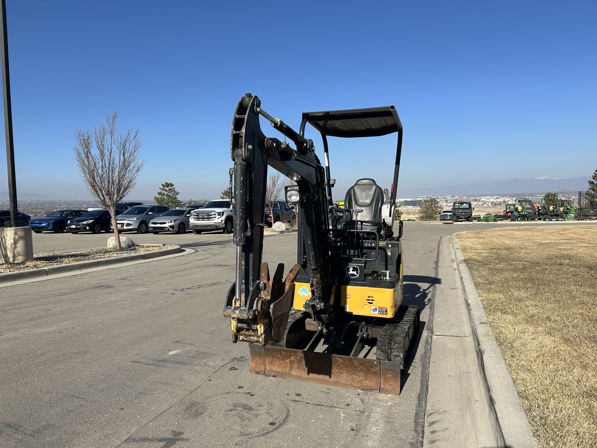 2021 John Deere 17G Image 1