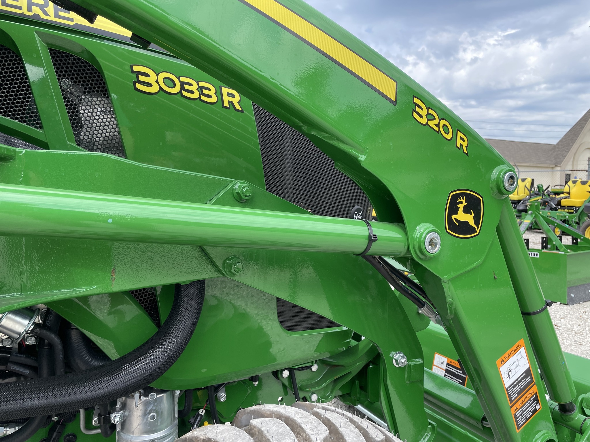 2026 John Deere 3033R Image 4