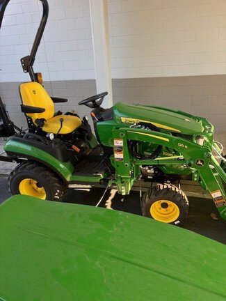 0 John Deere 1025R-3