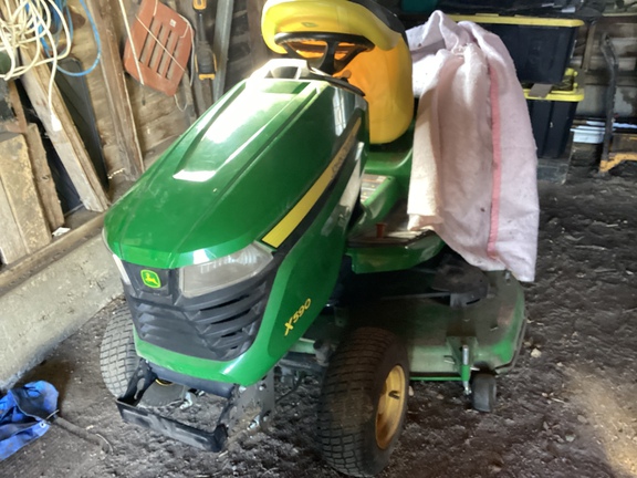  John Deere X590