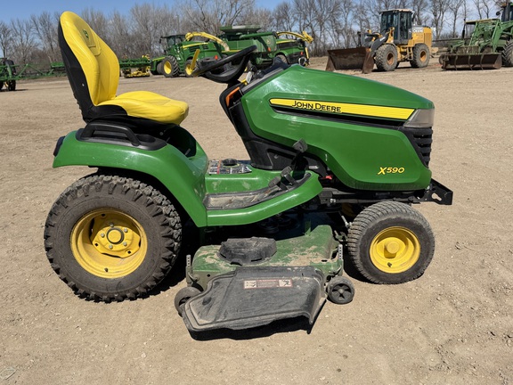 2023 John Deere X590 - Photo2