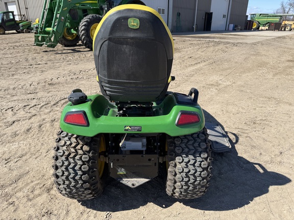 2023 John Deere X590 - Photo4