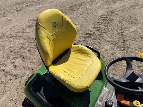 2023 John Deere X590 - Photo18