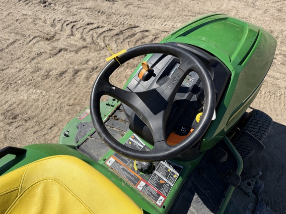 2023 John Deere X590 - Photo19