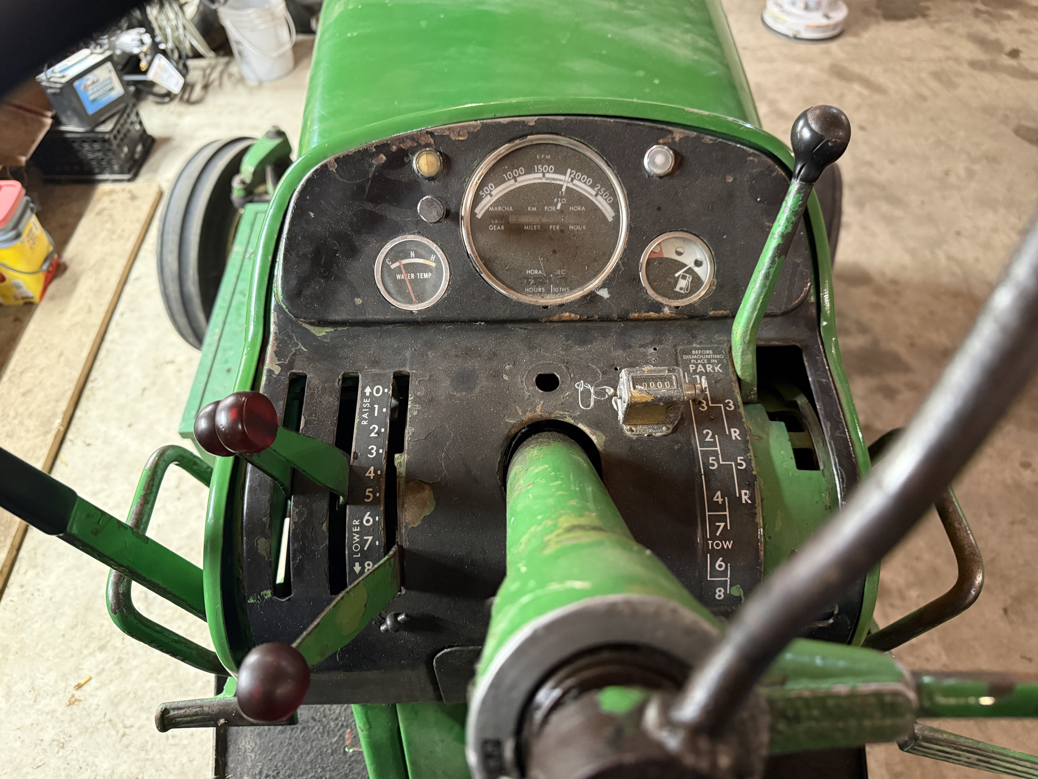 John Deere 3010 Image 5