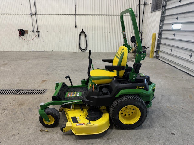 2021 John Deere Z530R Image 3