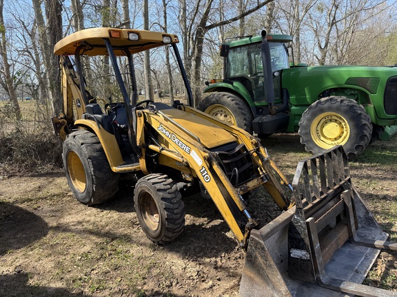 2004 John Deere 110TLB Photo 2