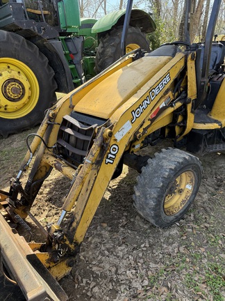 2004 John Deere 110TLB Photo 6