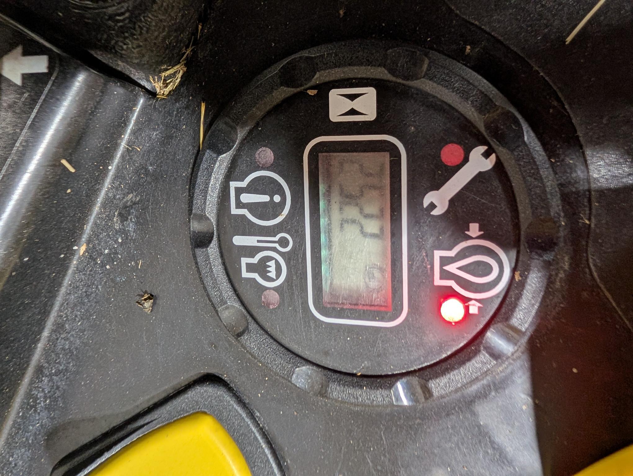 2023 John Deere Z930M Image 6