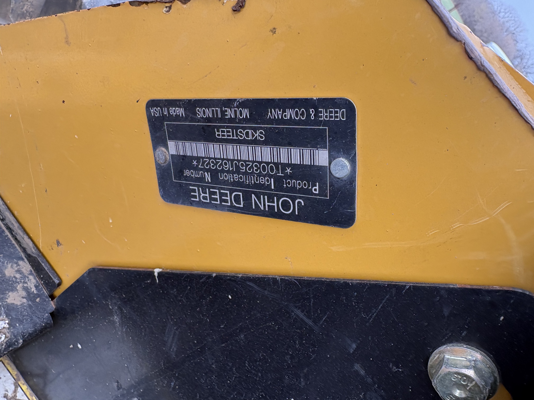 2008 John Deere 325 Image 11