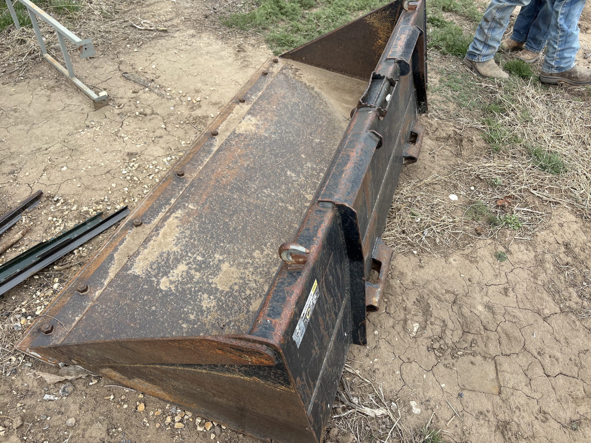 2008 John Deere 325 Image 7