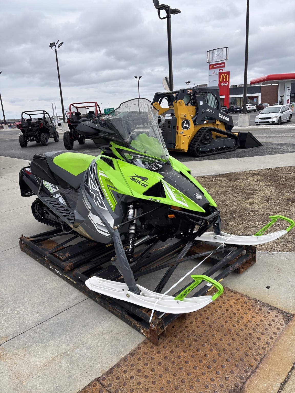 2022 Arctic Cat ZR 6000 Image 1