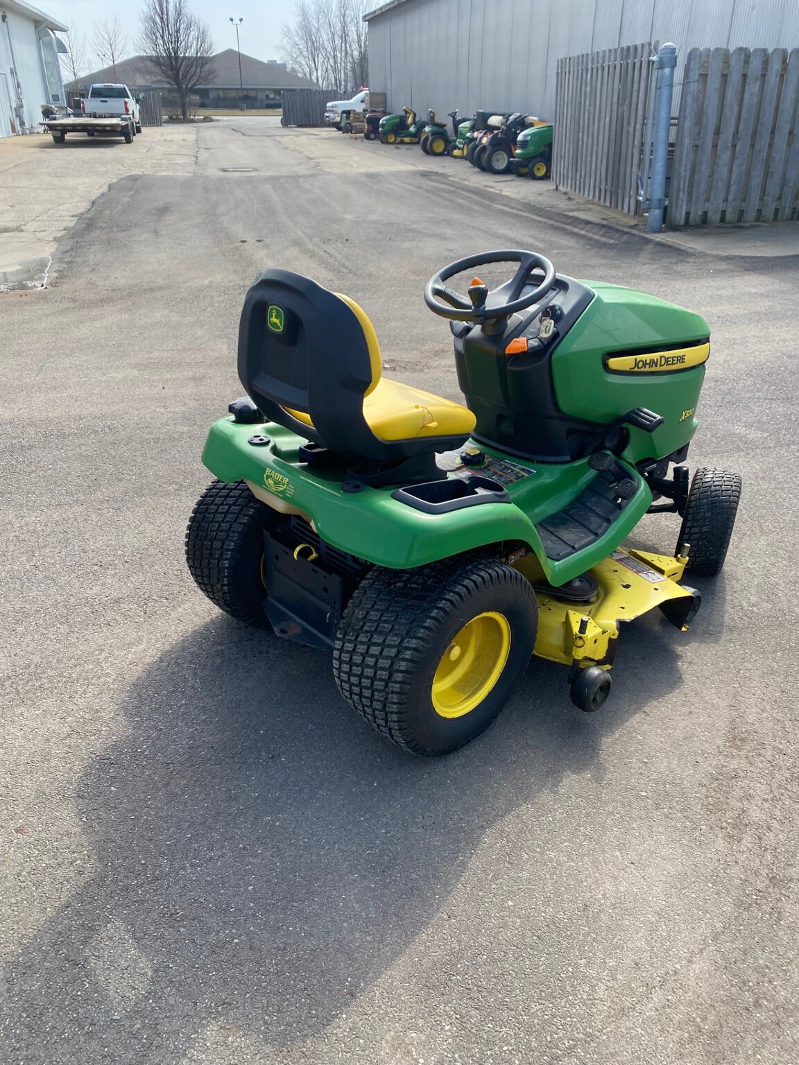2009 John Deere X320 Image 4